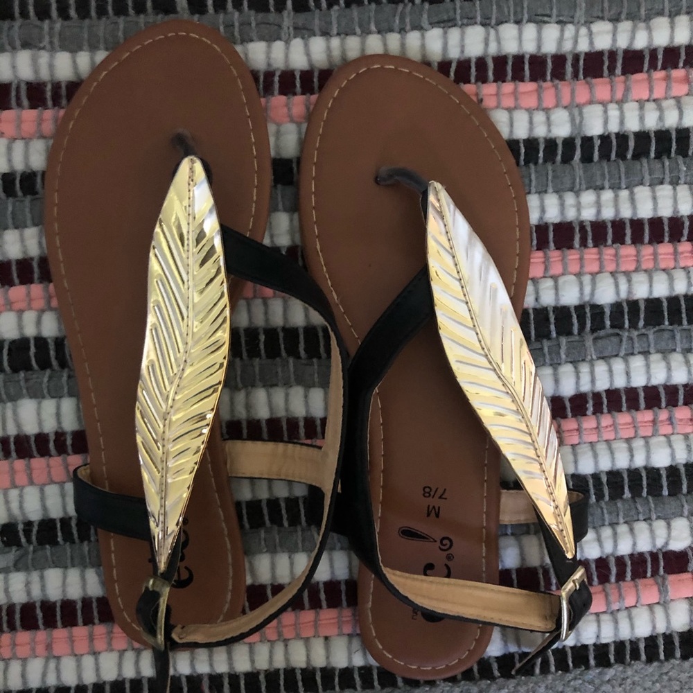 Thong sandals